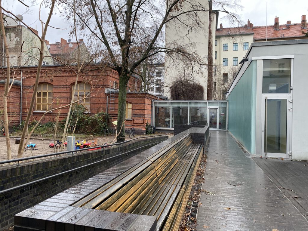 Foto MariannenArena mit Anbau